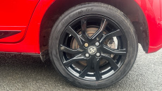 Toyota Yaris 1.5 VVT-i Design 5dr Petrol Hatchback